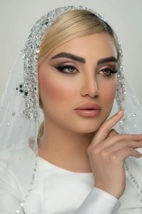 کلبه نیلوفر آموزش رنگ لایت شینیون مو در غرب تهران جنت آباد 11