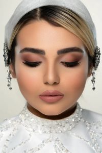 کلبه نیلوفر آموزش رنگ لایت شینیون مو در غرب تهران جنت آباد 17