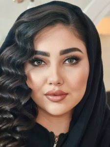 زیبایی آهنگ مینیاتور میکاپ شینیون عروس رنگ و لایت در وکیل آباد مشهد